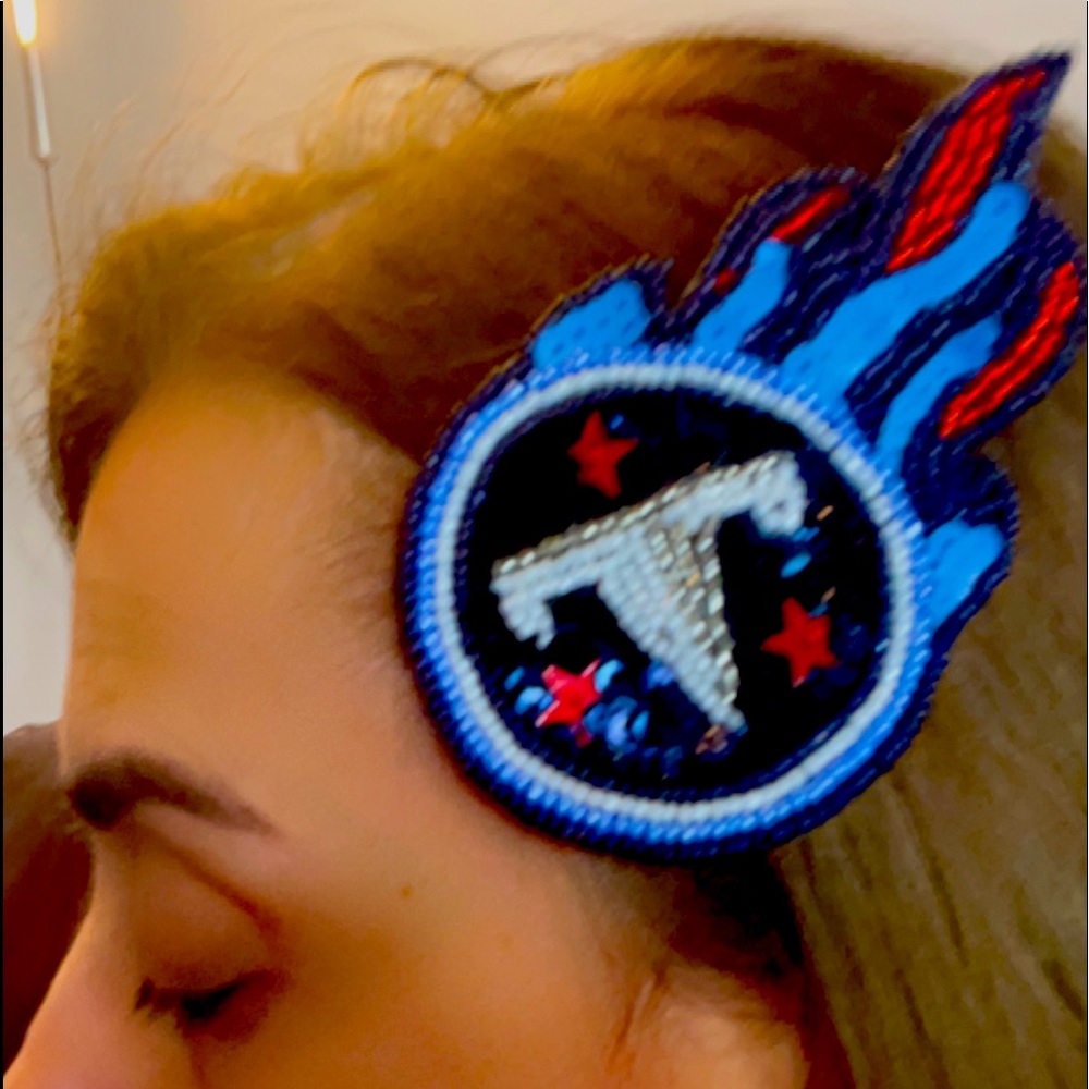Tennessee Titans beaded and sequined hair clip